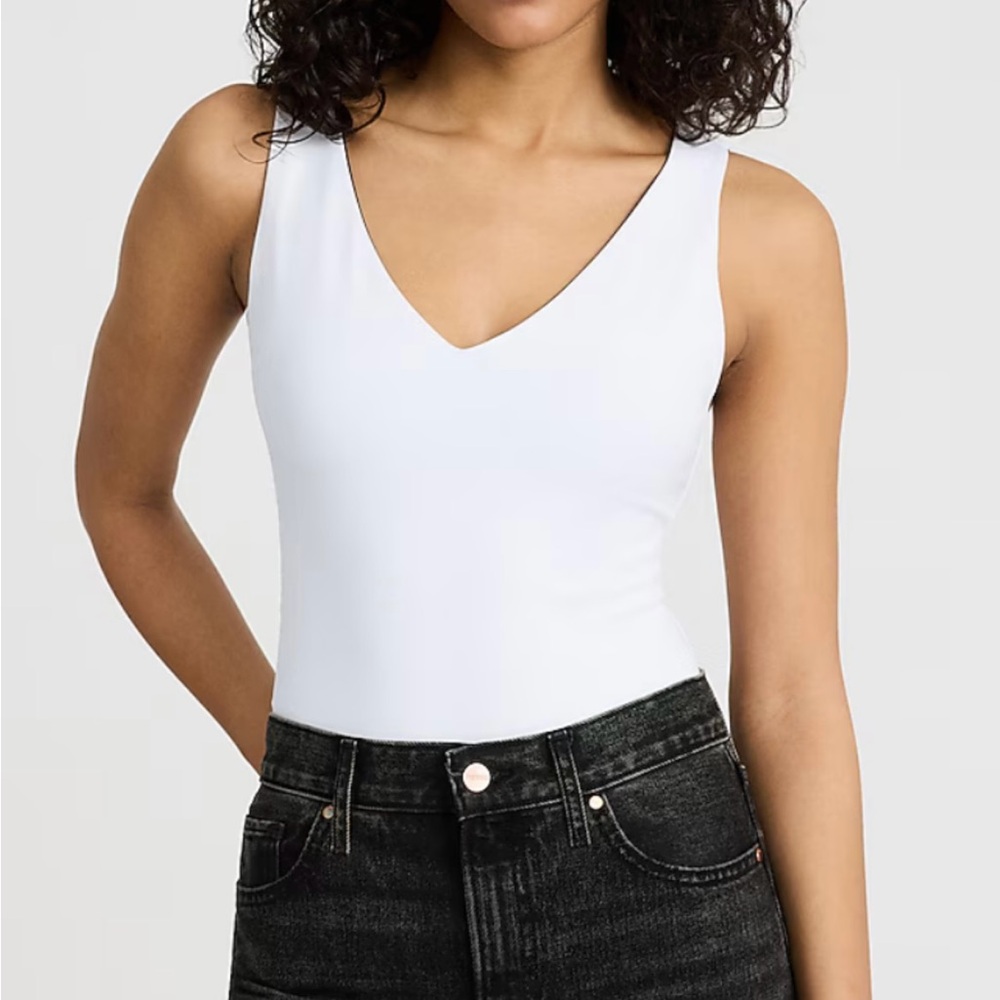 NWT Express Body Contour Tan V-Neck High Compression Tank - Size L - Picture 7 of 8